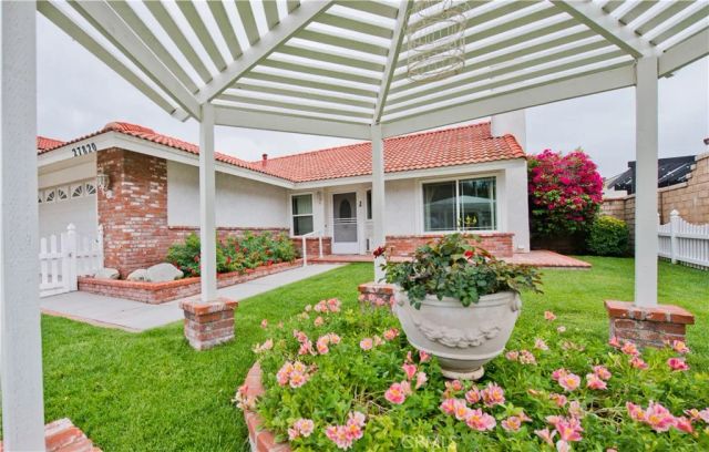 27820 Wakefield, Castaic, CA 91384