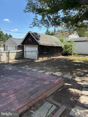 209 1ST AVE, Broomall, PA 19008