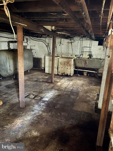 209 1ST AVE, Broomall, PA 19008