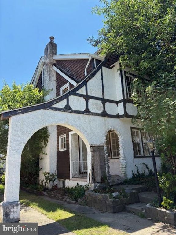 209 1ST AVE, Broomall, PA 19008
