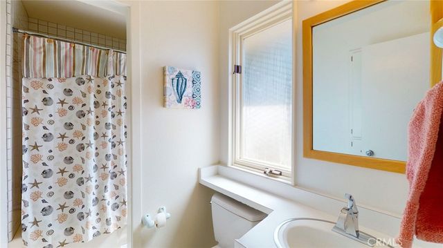 4925 Windsor Boulevard, Cambria, CA 93428