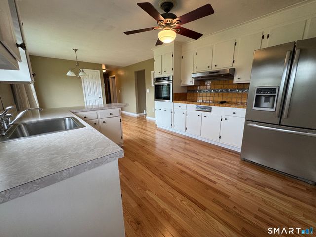 85 maureen Street, Stratford, CT 06615