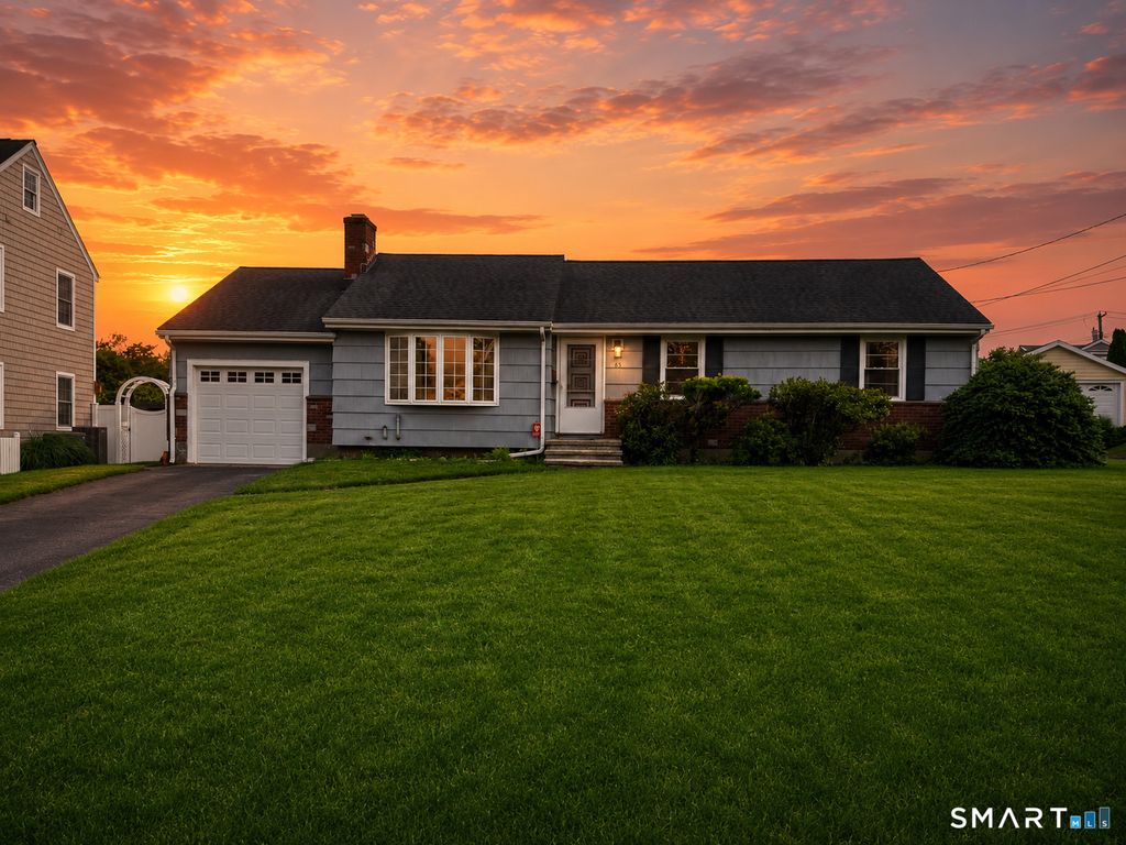85 maureen Street, Stratford, CT 06615
