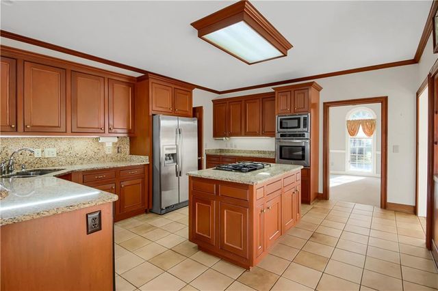 1402 Bromley Drive SE, Snellville, GA 30078