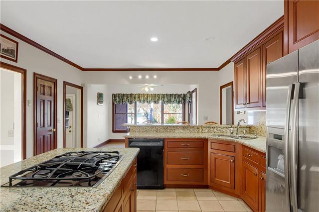 1402 Bromley Drive SE, Snellville, GA 30078