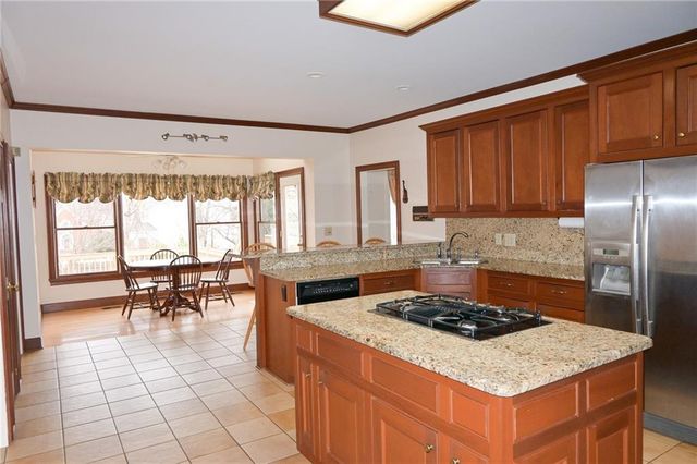 1402 Bromley Drive SE, Snellville, GA 30078