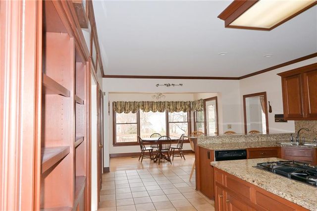 1402 Bromley Drive SE, Snellville, GA 30078