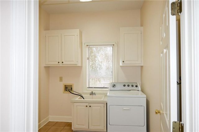 1402 Bromley Drive SE, Snellville, GA 30078