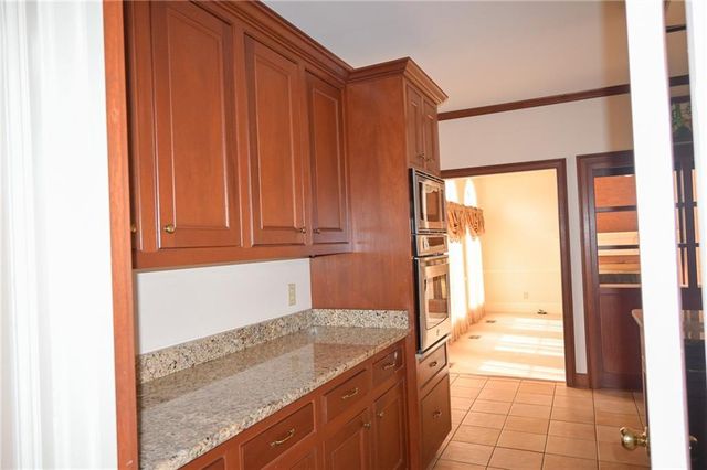 1402 Bromley Drive SE, Snellville, GA 30078