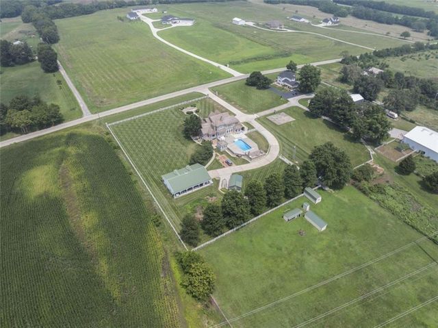 17475 W 191st Street, Spring Hill, KS 66083