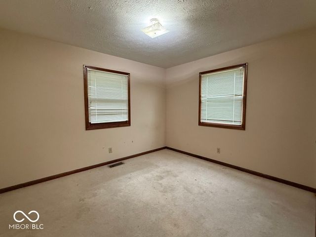 389 S Home Avenue, Martinsville, IN 46151