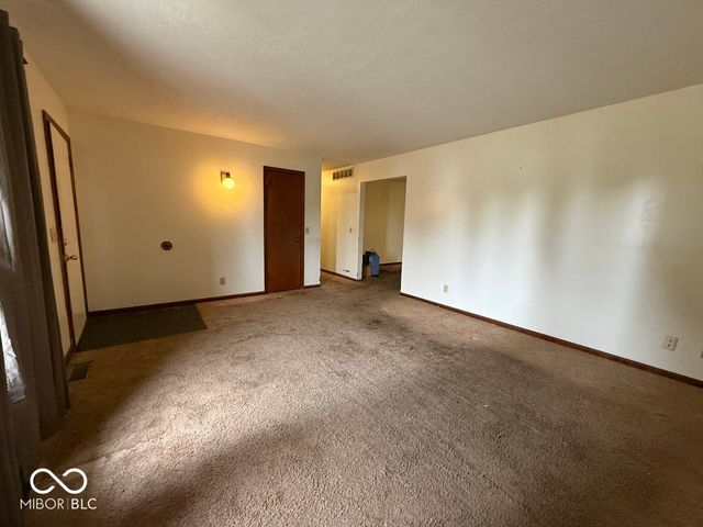 389 S Home Avenue, Martinsville, IN 46151