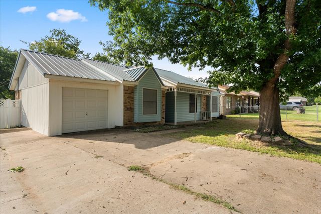 119 Mcanally Drive, Mabank, TX 75147