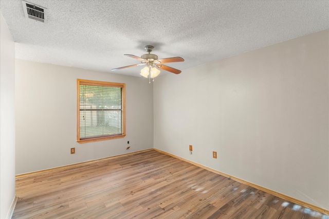 119 Mcanally Drive, Mabank, TX 75147