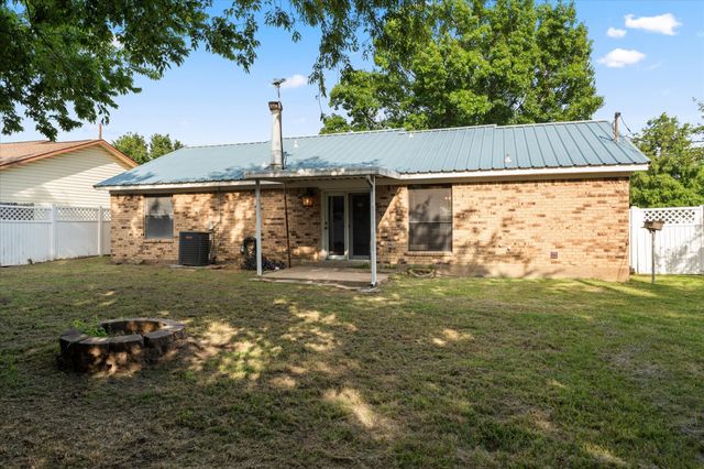 119 Mcanally Drive, Mabank, TX 75147