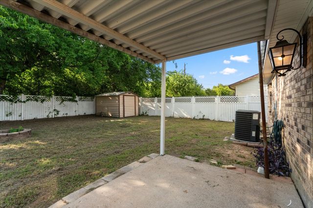 119 Mcanally Drive, Mabank, TX 75147