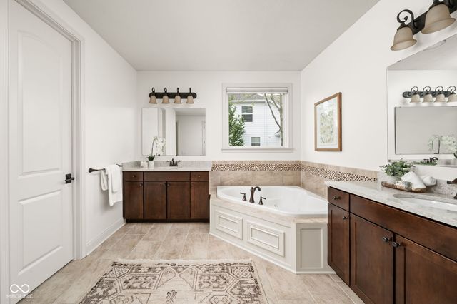 3807 Sugar Pine Lane, Zionsville, IN 46077