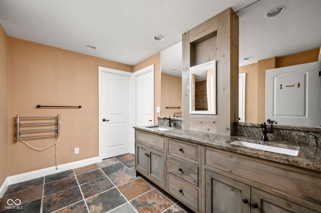 3807 Sugar Pine Lane, Zionsville, IN 46077
