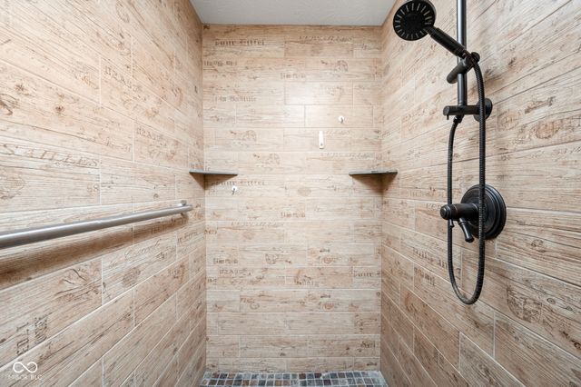 3807 Sugar Pine Lane, Zionsville, IN 46077