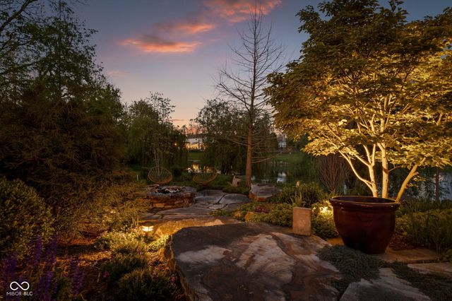 3807 Sugar Pine Lane, Zionsville, IN 46077
