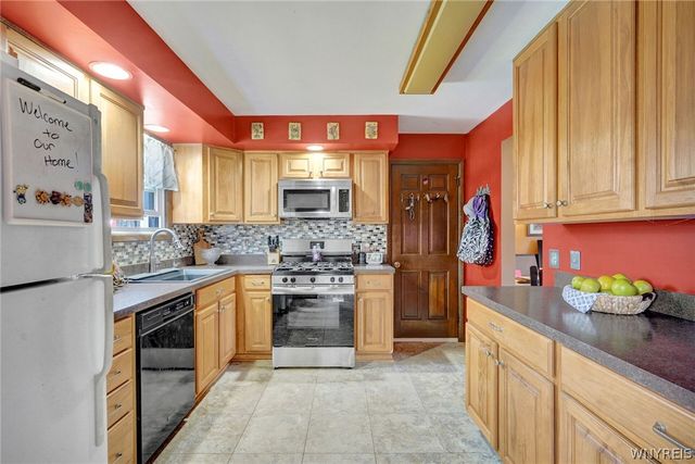 5658 Juno Drive, Hamburg, NY 14085