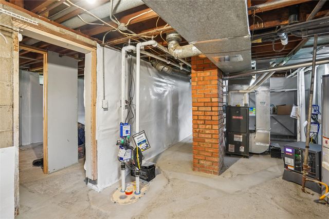 304 2nd Street SE, Bondurant, IA 50035
