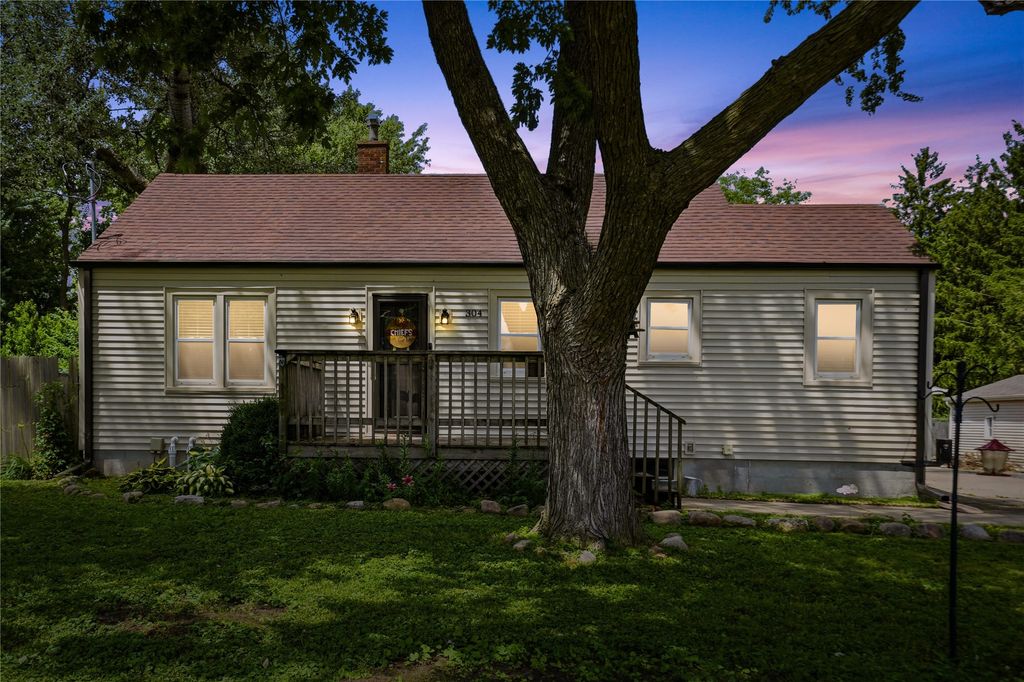 304 2nd Street SE, Bondurant, IA 50035