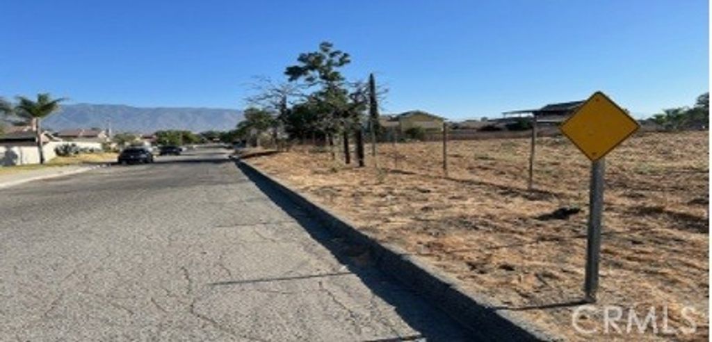 8428 Banana, Fontana, CA 92335 — photo 2