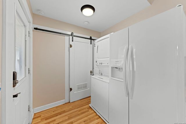 248 N Travis St, Kerrville, TX 78028