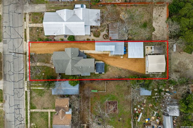 248 N Travis St, Kerrville, TX 78028