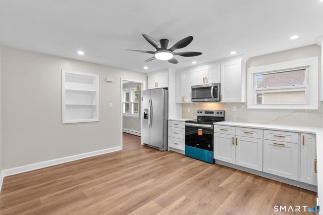12 Homestead Place, Branford, CT 06405