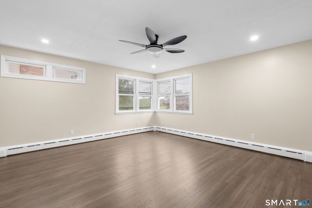 12 Homestead Place, Branford, CT 06405
