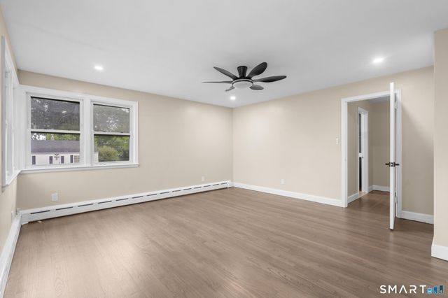 12 Homestead Place, Branford, CT 06405