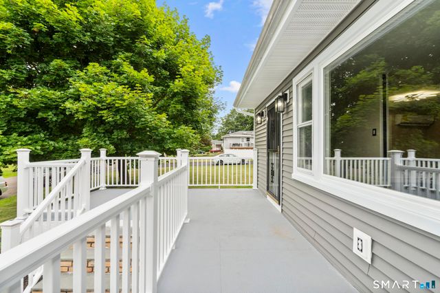 12 Homestead Place, Branford, CT 06405
