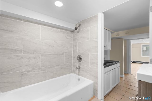 12 Homestead Place, Branford, CT 06405