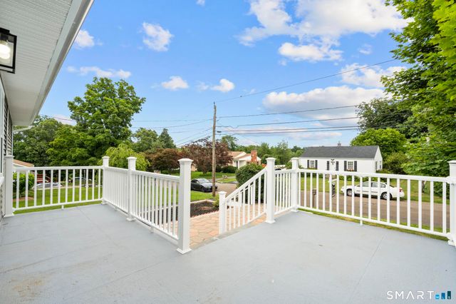 12 Homestead Place, Branford, CT 06405