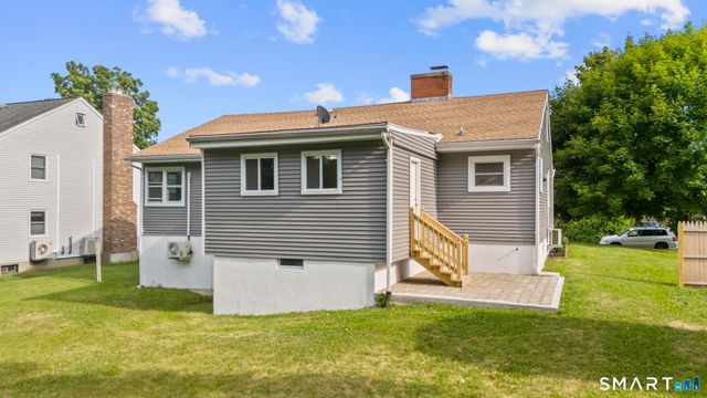 12 Homestead Place, Branford, CT 06405