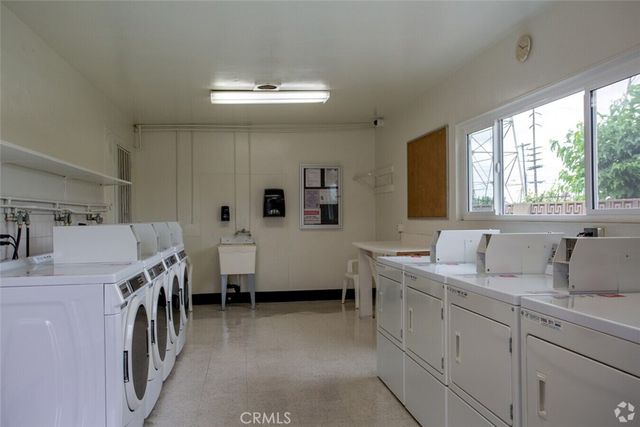 17700 WESTERN Avenue 1, Gardena, CA 90248
