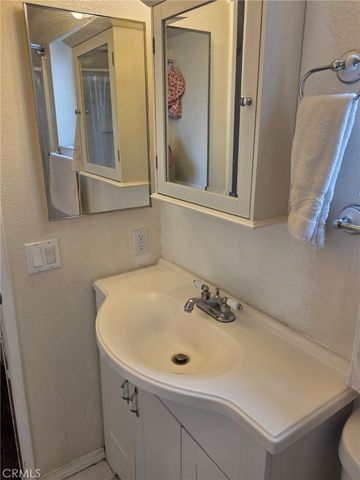 17700 WESTERN Avenue 1, Gardena, CA 90248