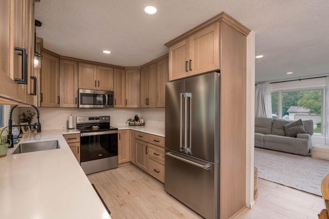 129 Mary Circle, North Mankato, MN 56003