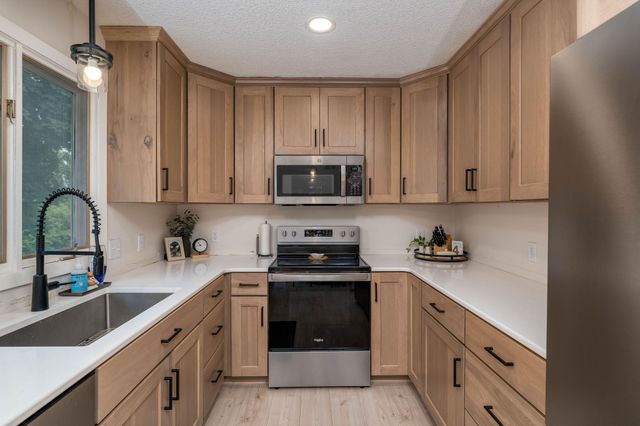 129 Mary Circle, North Mankato, MN 56003