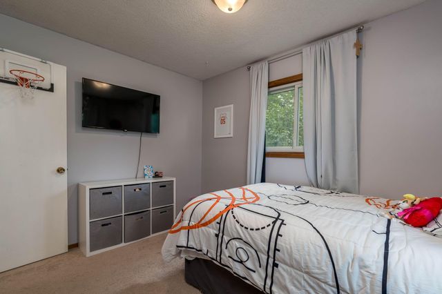 129 Mary Circle, North Mankato, MN 56003