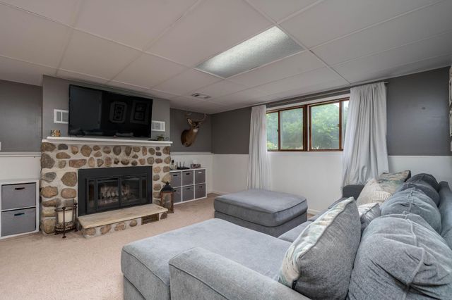 129 Mary Circle, North Mankato, MN 56003