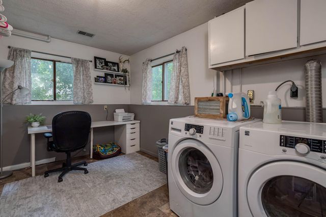 129 Mary Circle, North Mankato, MN 56003