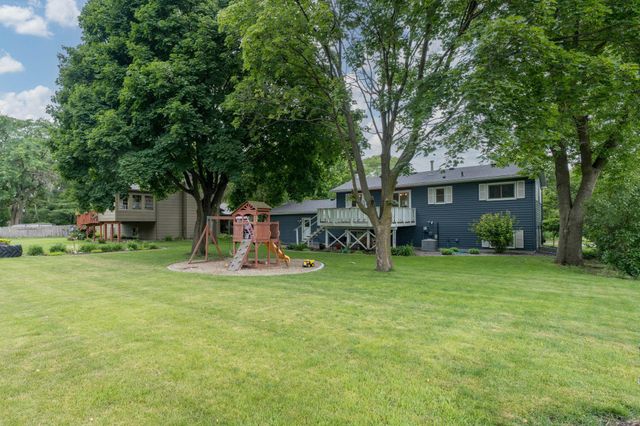 129 Mary Circle, North Mankato, MN 56003
