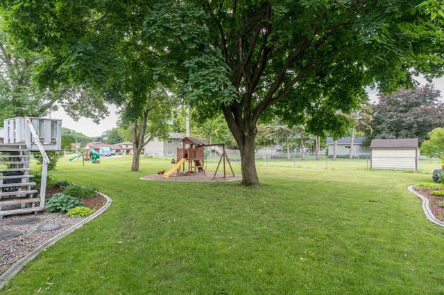 129 Mary Circle, North Mankato, MN 56003