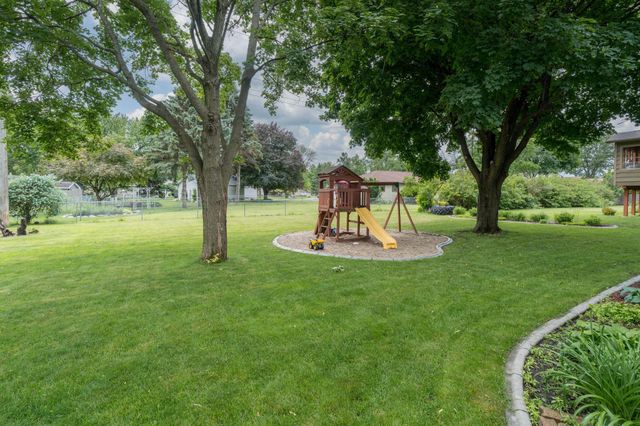 129 Mary Circle, North Mankato, MN 56003