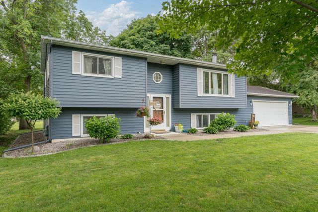 129 Mary Circle, North Mankato, MN 56003