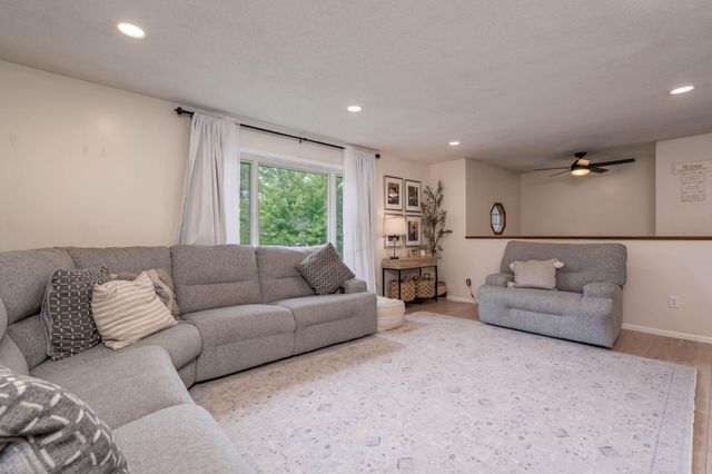 129 Mary Circle, North Mankato, MN 56003