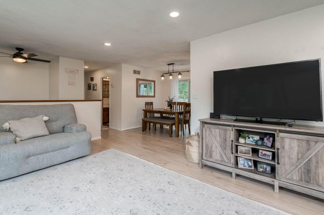129 Mary Circle, North Mankato, MN 56003